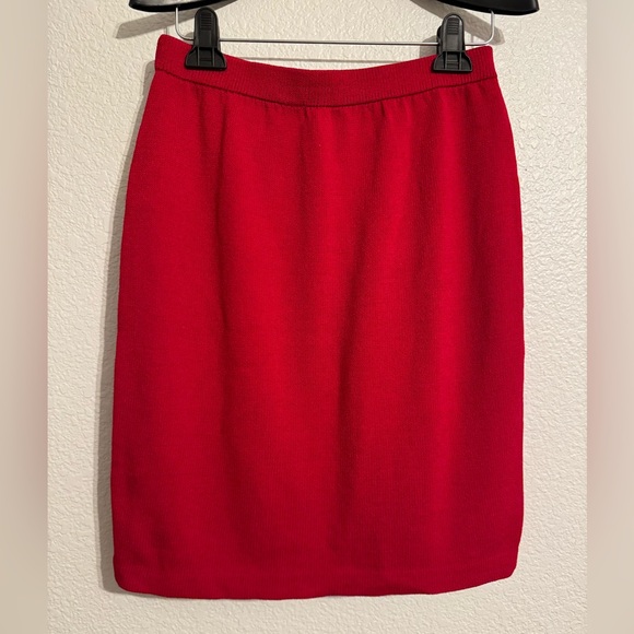 St. Joh. Skirt - Picture 1 of 2